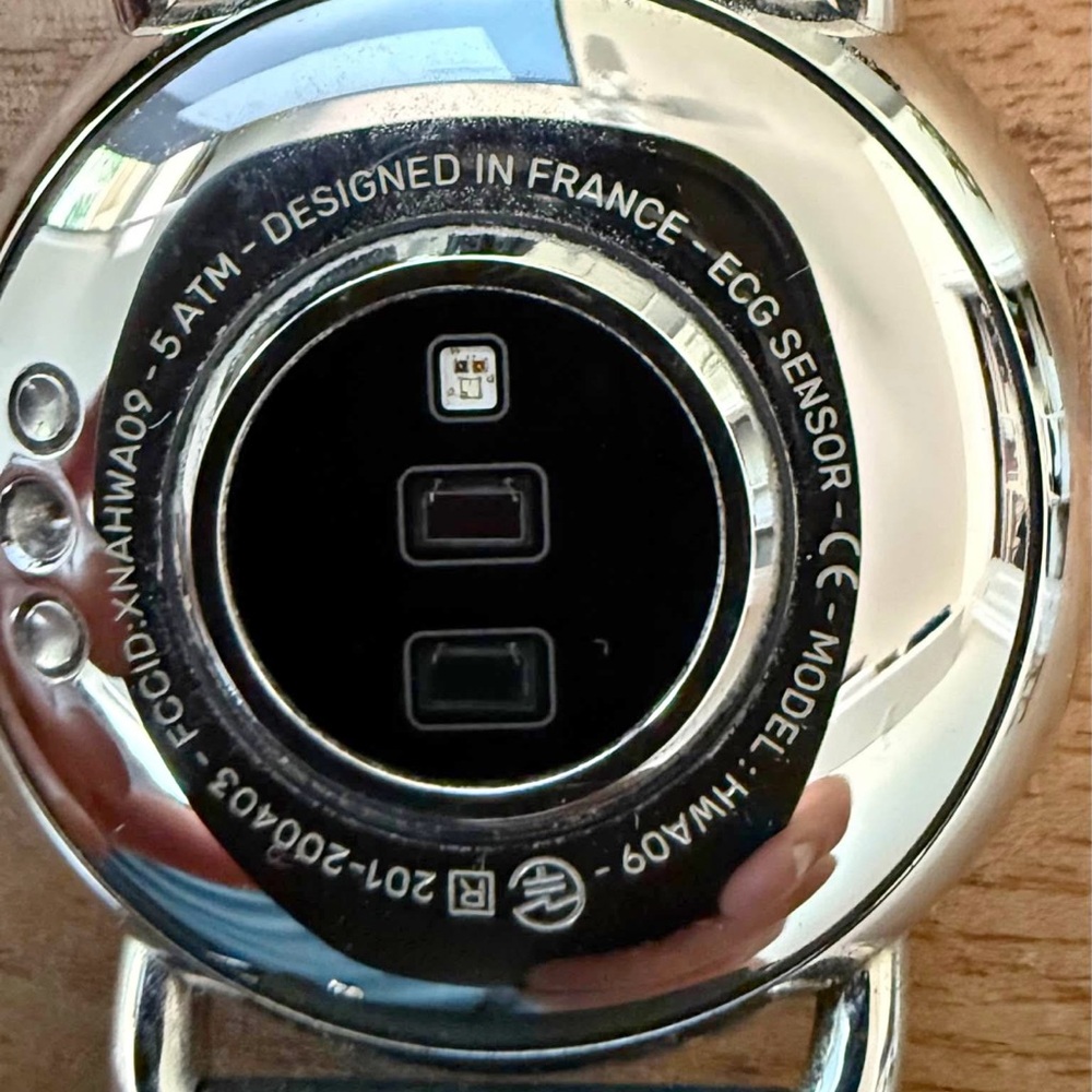 Black Smartwatch - Picture 3 of 3